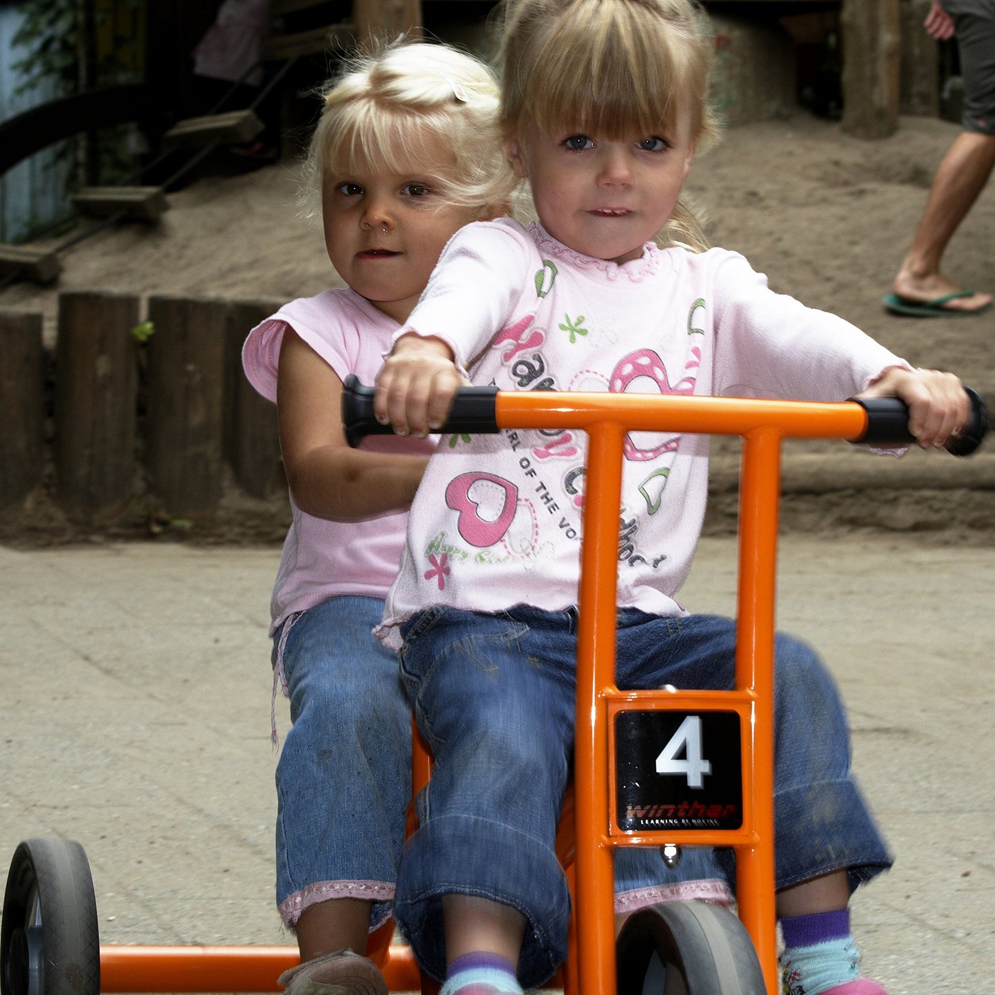 Winther Win554 Circleline Taxi, Grade Kindergarten To 1, 19.48'' Height, 23.62'' Wide, 39.37'' Length