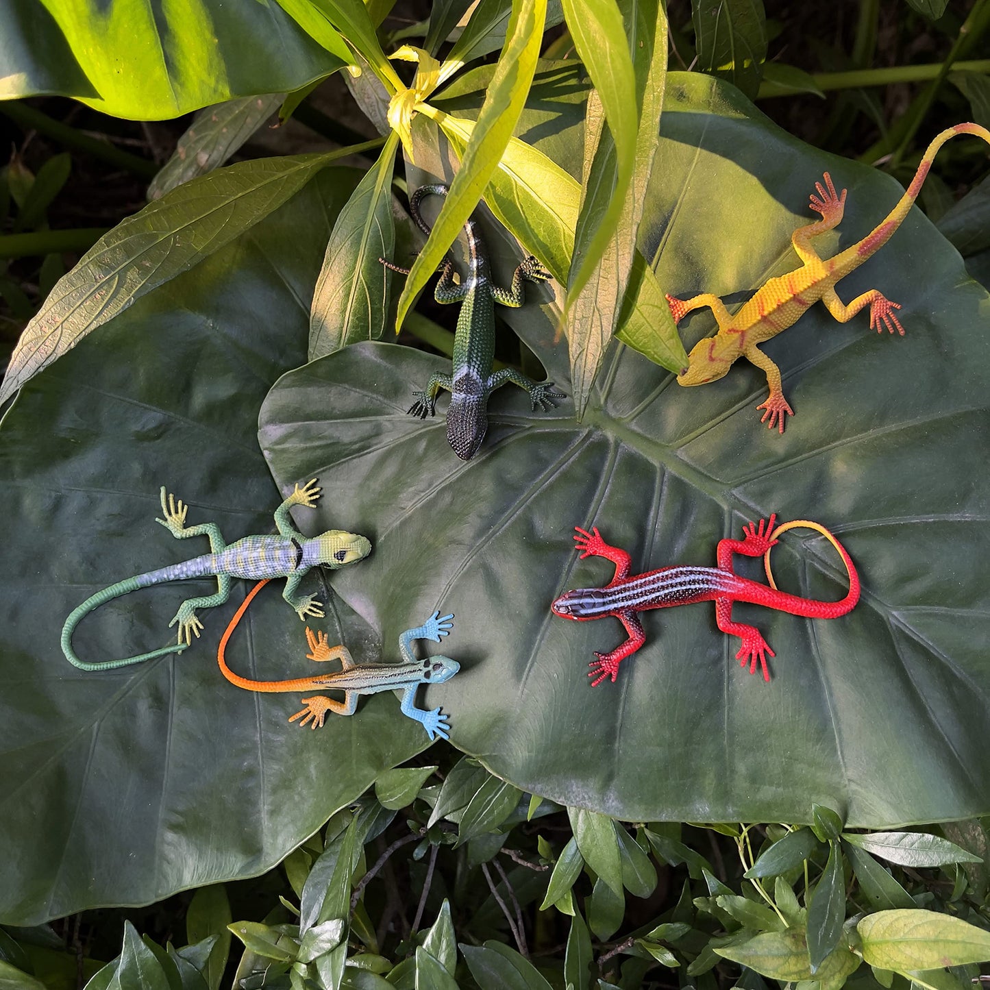Nakimo Plastic Lizard Toys Artificial Model Reptile Realistic Rubber Lizard Animal Figures For Halloween Party Decoration, Practical Joke And Educational Toys, 12Pcs