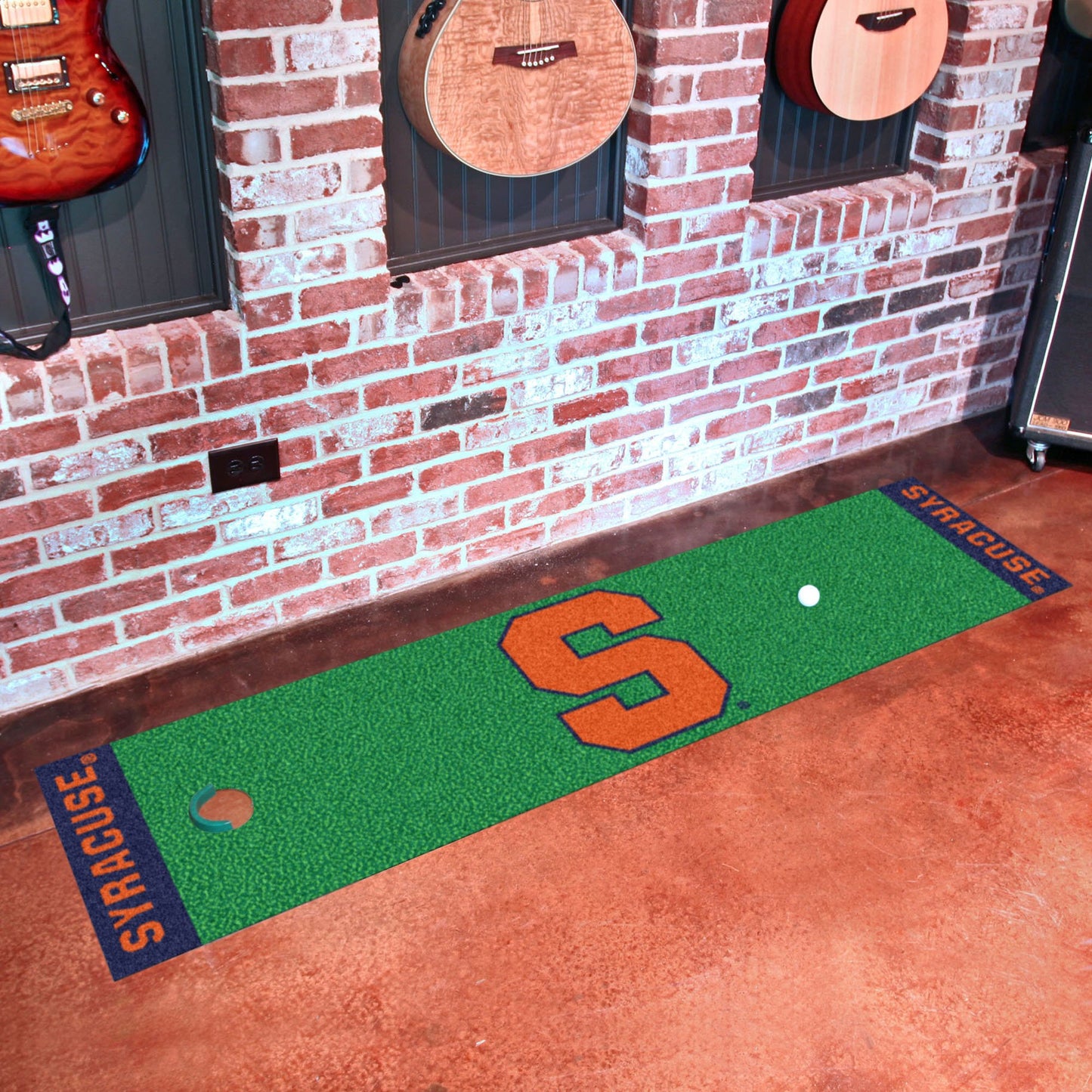 FANMATS 12815 Syracuse Orange Putting Green Mat - 1.5ft. x 6ft.