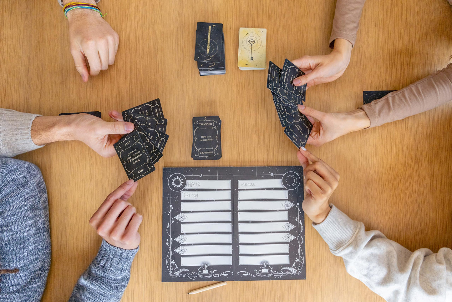 Resonym Phantom Ink Spooky Word Guessing Game for Ages 8+, 4-8 Players, Cardboard, Gold, Model GHW01RES