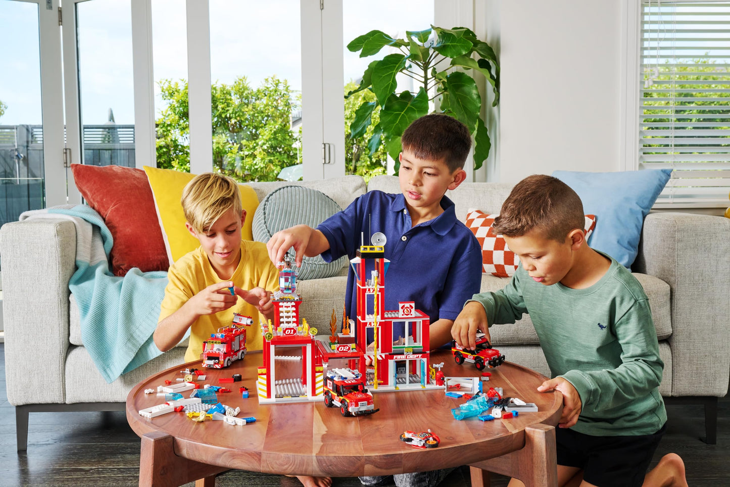 MAX Adventure Fire Rescue Playset (916 Pieces) Building Bricks Toys for Kids 5+ Create Vehicles and More UNbox Discover