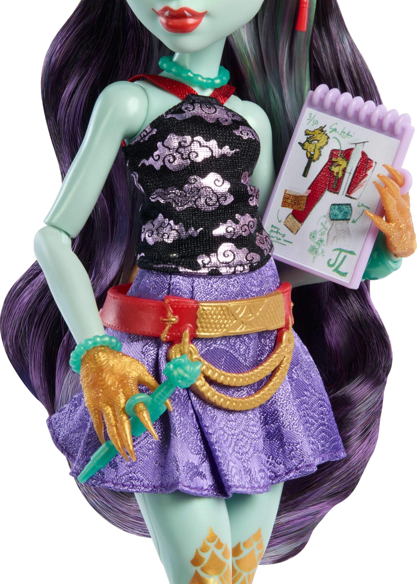 Monster High Jinafire Long Doll with Dragon, Pet Dog Cloudy, 7 Accessories, Multicolor, Model HYV58
