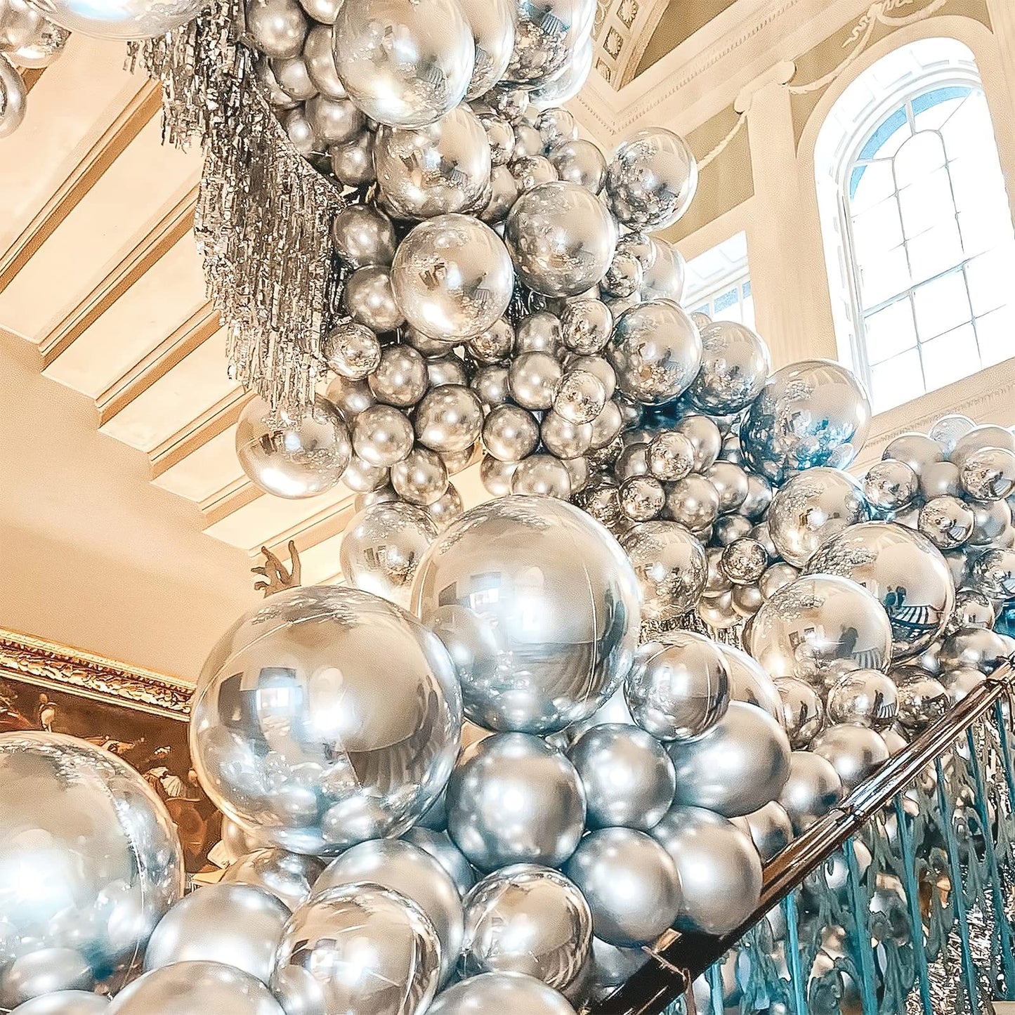 Partywoo Metallic Silver Balloons, 130 Pcs Silver Balloons Different Sizes Pack Of 18 12 10 5 Inch Silver Balloon Arch Kit Balloon Garland For Birthday, Graduation, Party Decorations, Silver-G102