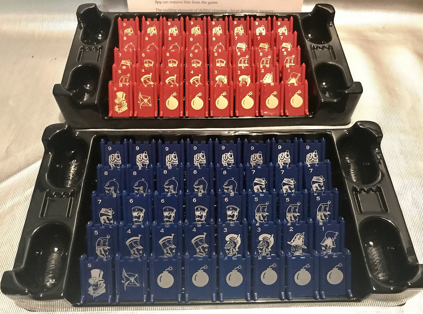 Hasbro Gaming Stratego Nostalgia