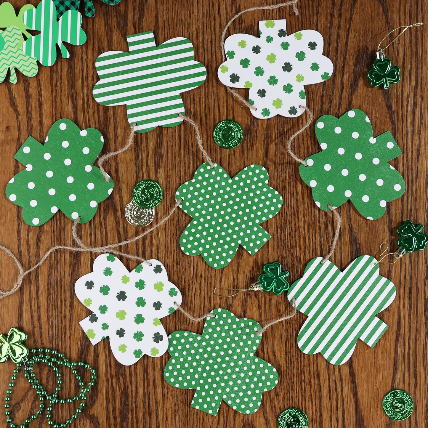 Arosche St Patricks Day Decorations Wooden Shamrocks Garland Green Shamrocks Lucky Irish Rustic Farmhouse Happy St. Patricks Da