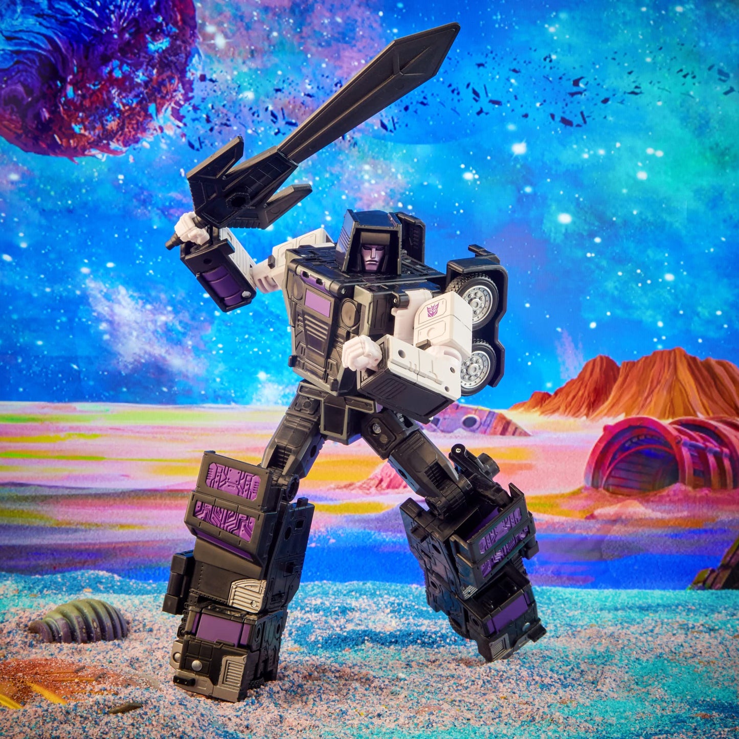 Transformers Generations Legacy Commander Decepticon Motormaster Action Figure, 13-Inch, Multicolored, Model F2987, Ages 8+