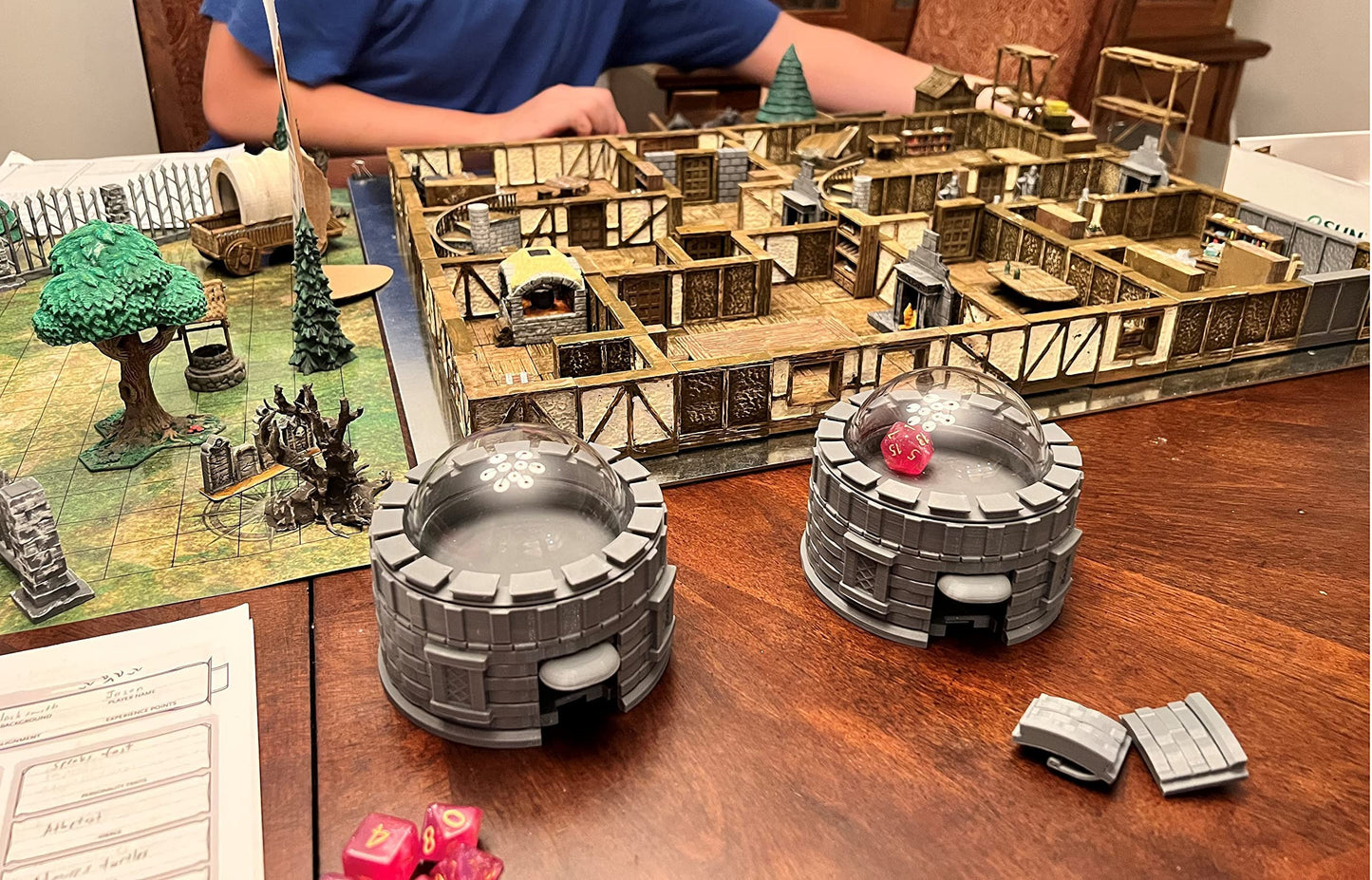 MunnyGrubbers - Castle Dice Popper V2 - Dice Jail - for TTRPG & Board Games - (Random 7PCS D20 Dice Set Included) - Dice Roller