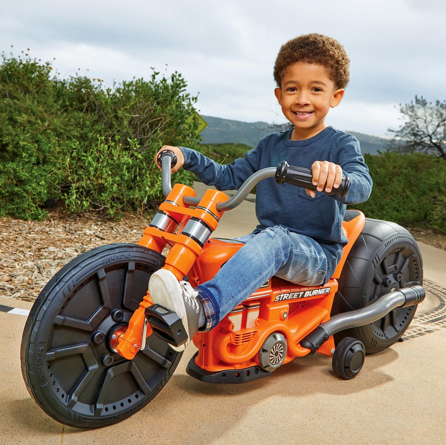 Little Tikes Street Burner Ride-On with Motorcycle Styling, Adjustable Seat, Durable Wheels, Removeable Training Wheels for Kids