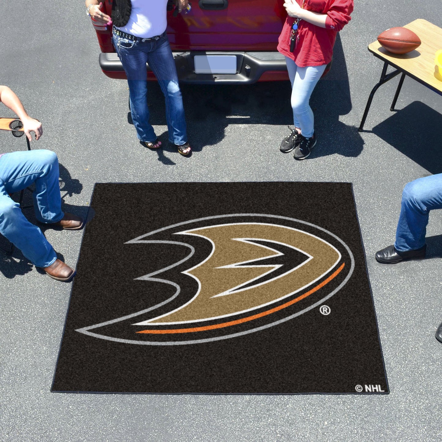Fanmats 10625 Anaheim Ducks Nylon Tailgater Rug - 5ft. x 6ft.