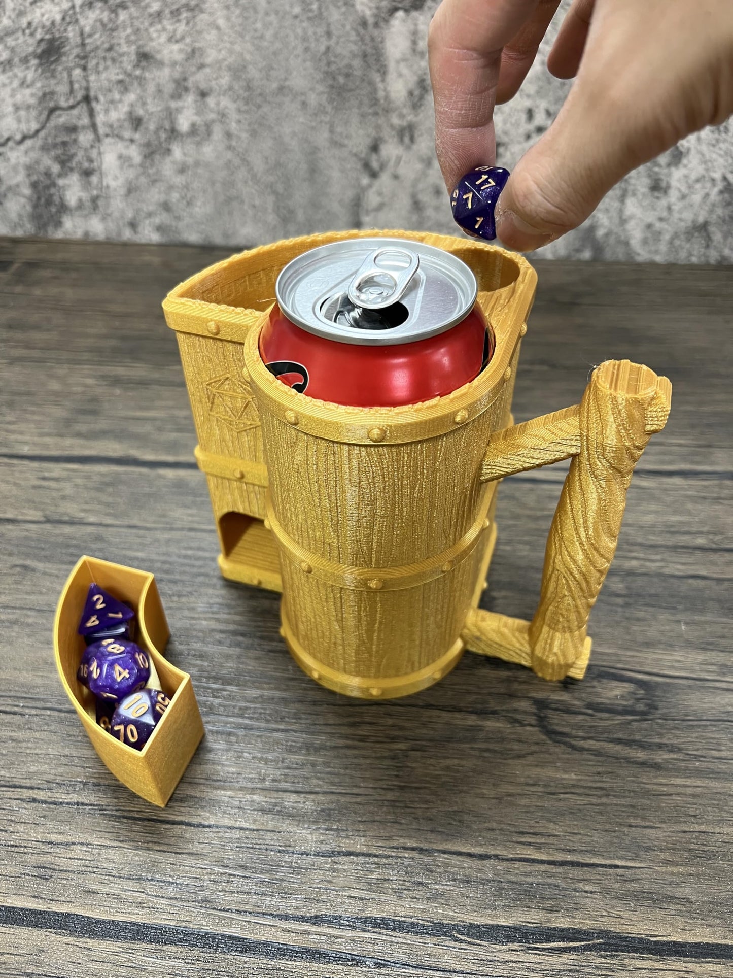 Munnygrubbers - Mug Dice Tower - No Paint Odorless Insulated Cup Can Dice Tower - (Random 7Pcs D20 Dice Set Included) - Dice Jail - Dice Holder - Dungeons And Dragons - Dnd Gift - (Gold)
