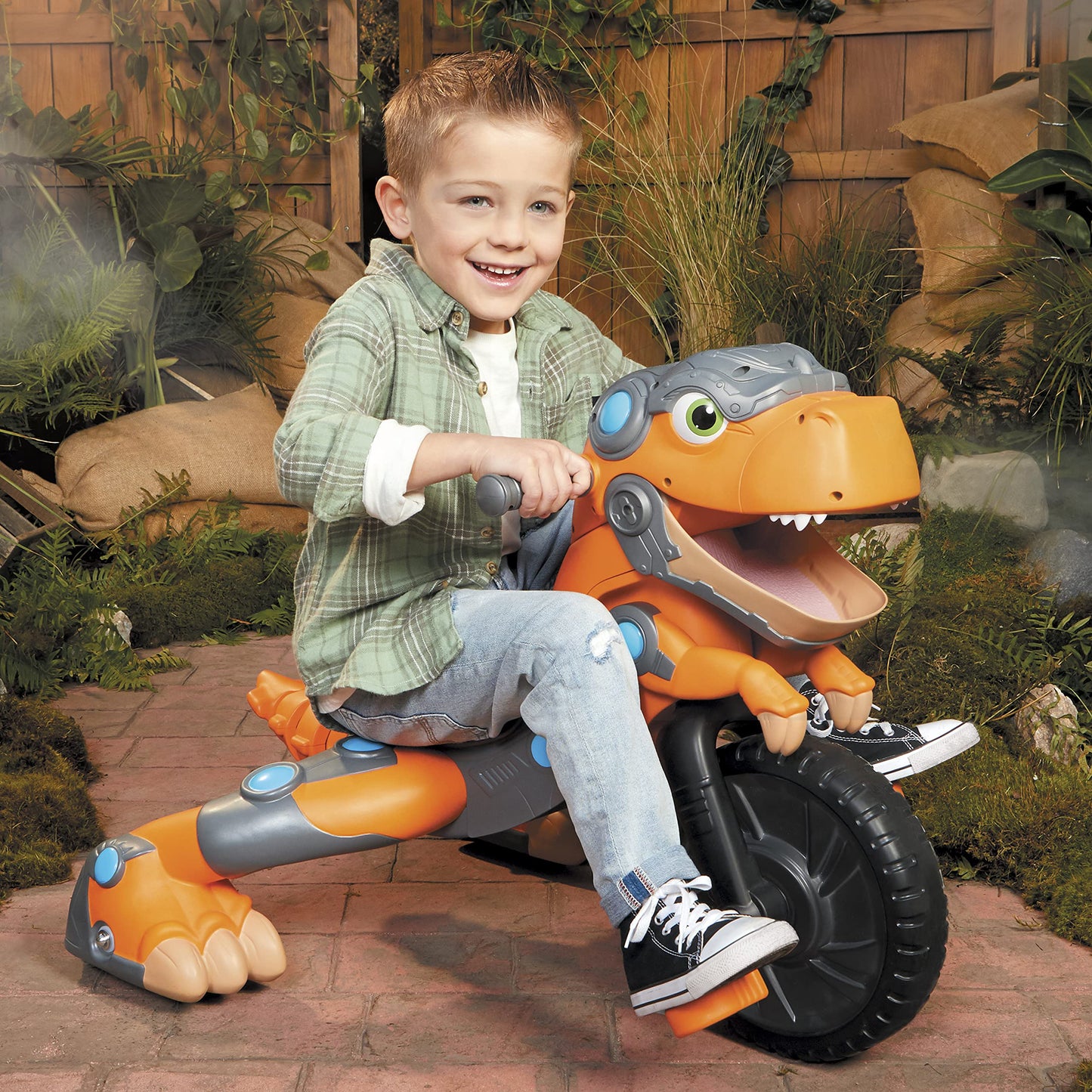 Little Tikes Chompin' Dino Trike, Outdoor Indoor Ride On Toy W/Dinosaur Sounds Roars, Adjustable Seat, Rugged Wheels- Kids Gift, For Toddler Boys & Girls Ages 3 4 5+ Years Old, Large