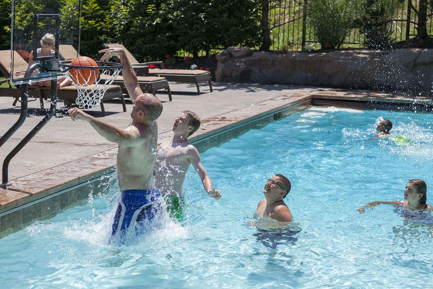 S.R. Smith S-Bask-Ch Swim N' Dunk Salt Friendly Challenge Basketball Game, Black
