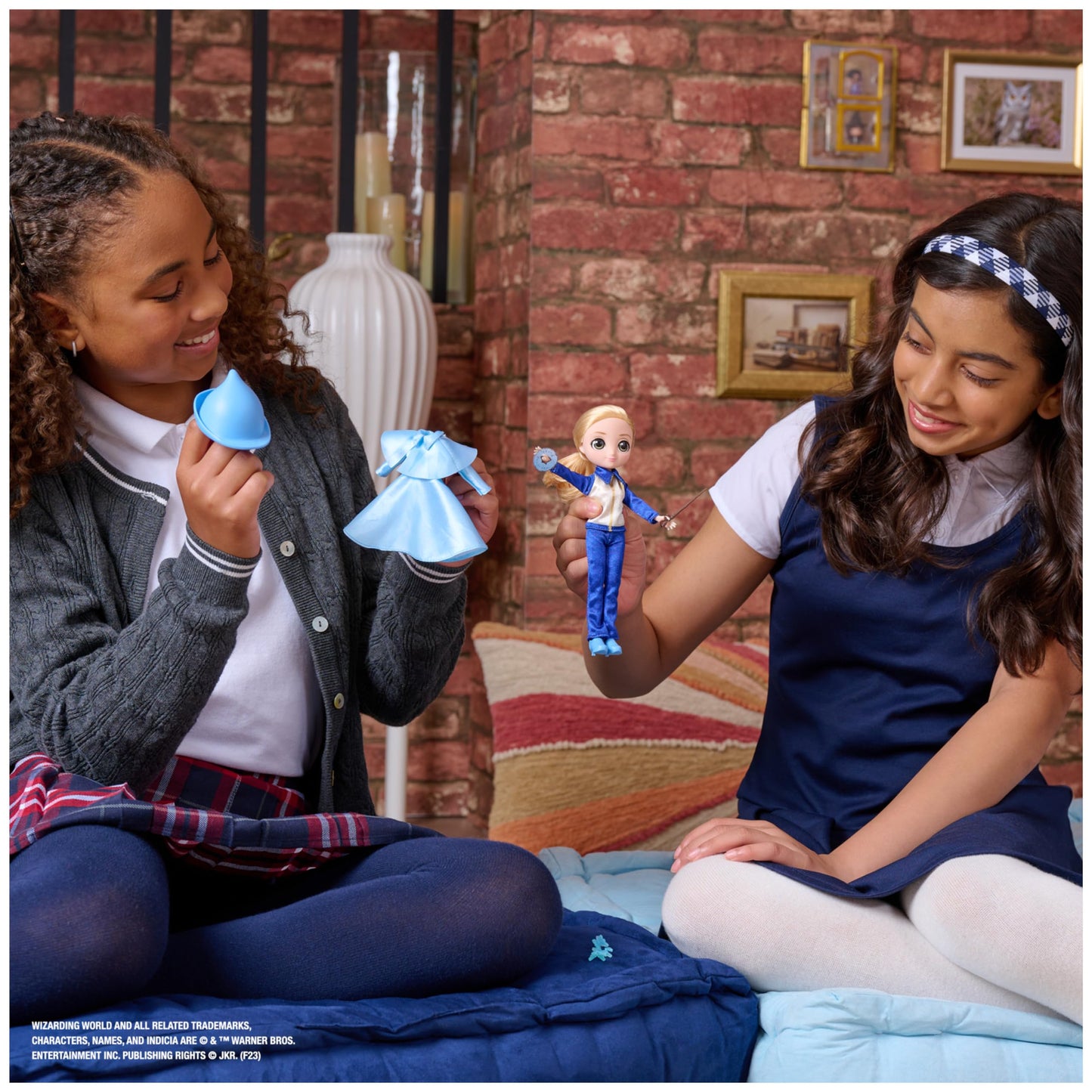 Wizarding World 10-Piece Fleur Delacour Doll Gift Set, 8-Inch, Plastic, Includes 2 Outfits & 8 Accessories, Ages 6+