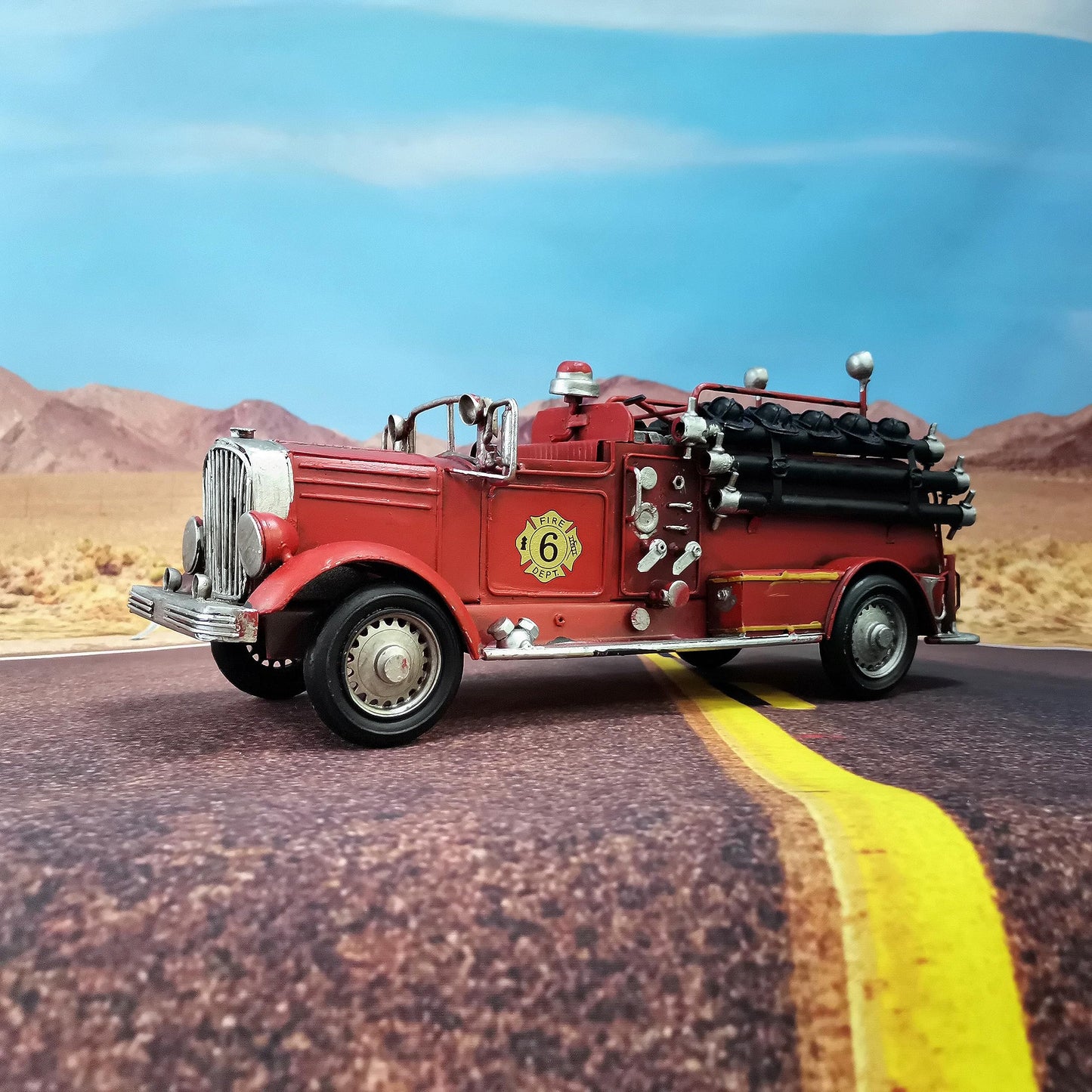 Parsaho Fire Truck American Antique Decorative Firetruck Model Statue Figurine Retro Style Handcraft Gifts Collectibles
