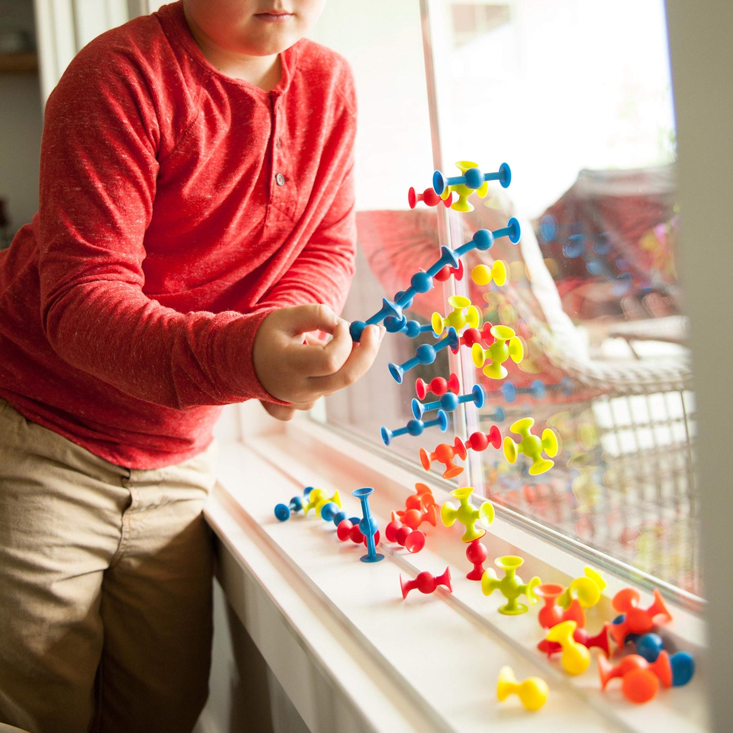 Fat Brain Toys Mini Squigz 30 Piece Set - Suction Construction for Ages 5 to mature-themed