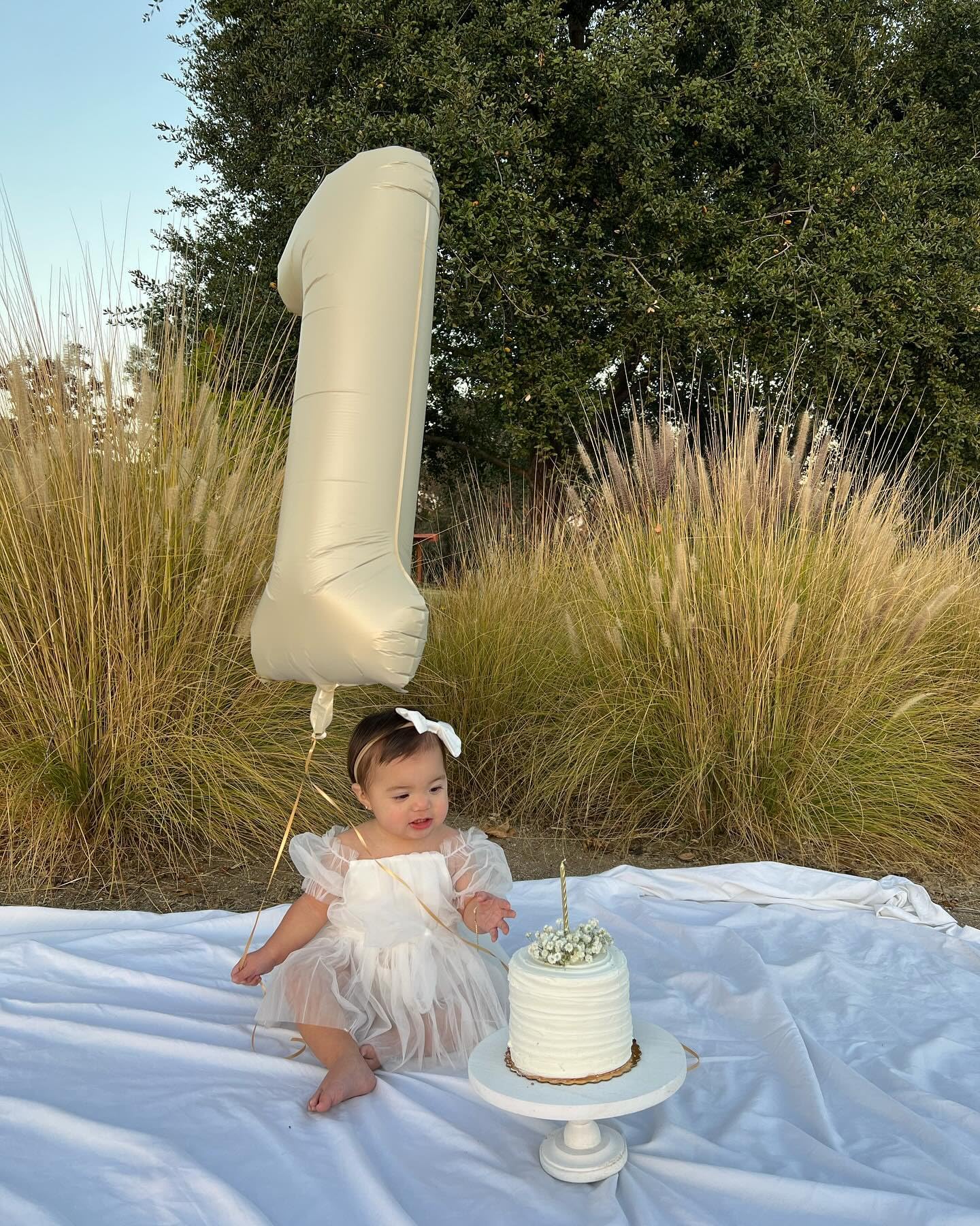 Cream Number 1 Balloon For First Birthday 40 Inch, 1St One Number Balloons Birthday Decorations For Girl Boy Toddler Baby