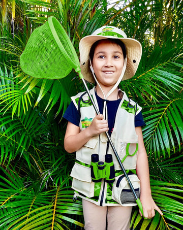 Kidz@Play Bug Hunting Kit, Vest, Hat, Binoculars, Lg. Net, Bug Container, Whistle, Flashlight, Magnifier, Thermostat, Compass (Green)