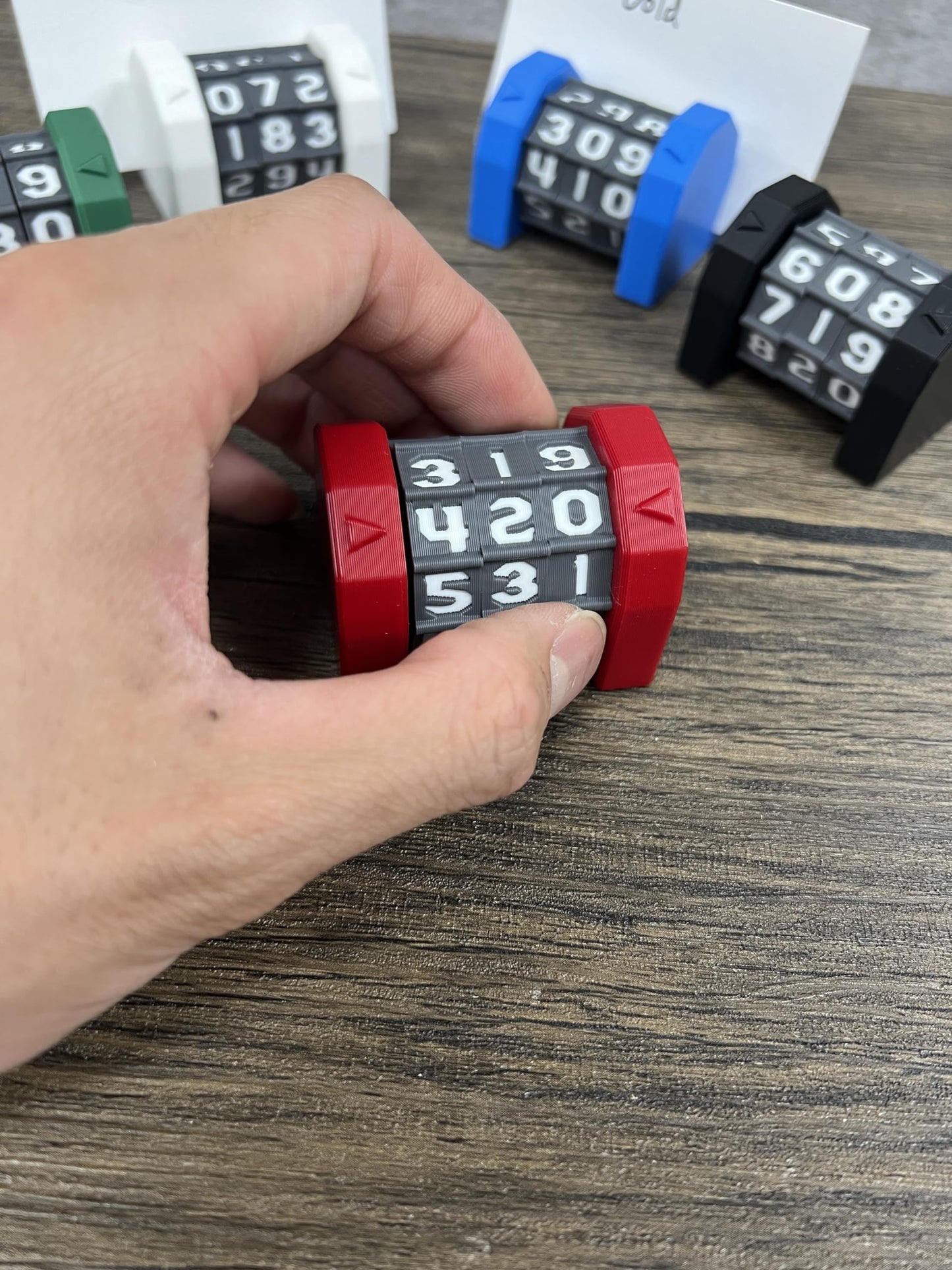 Munnygrubbers - 1 Pack Life Counter - Hp Tracker - (Tracking Cards & Random 7Pc D20 Dice Set Included) - Mtg - Tabletop Rpg - Bo