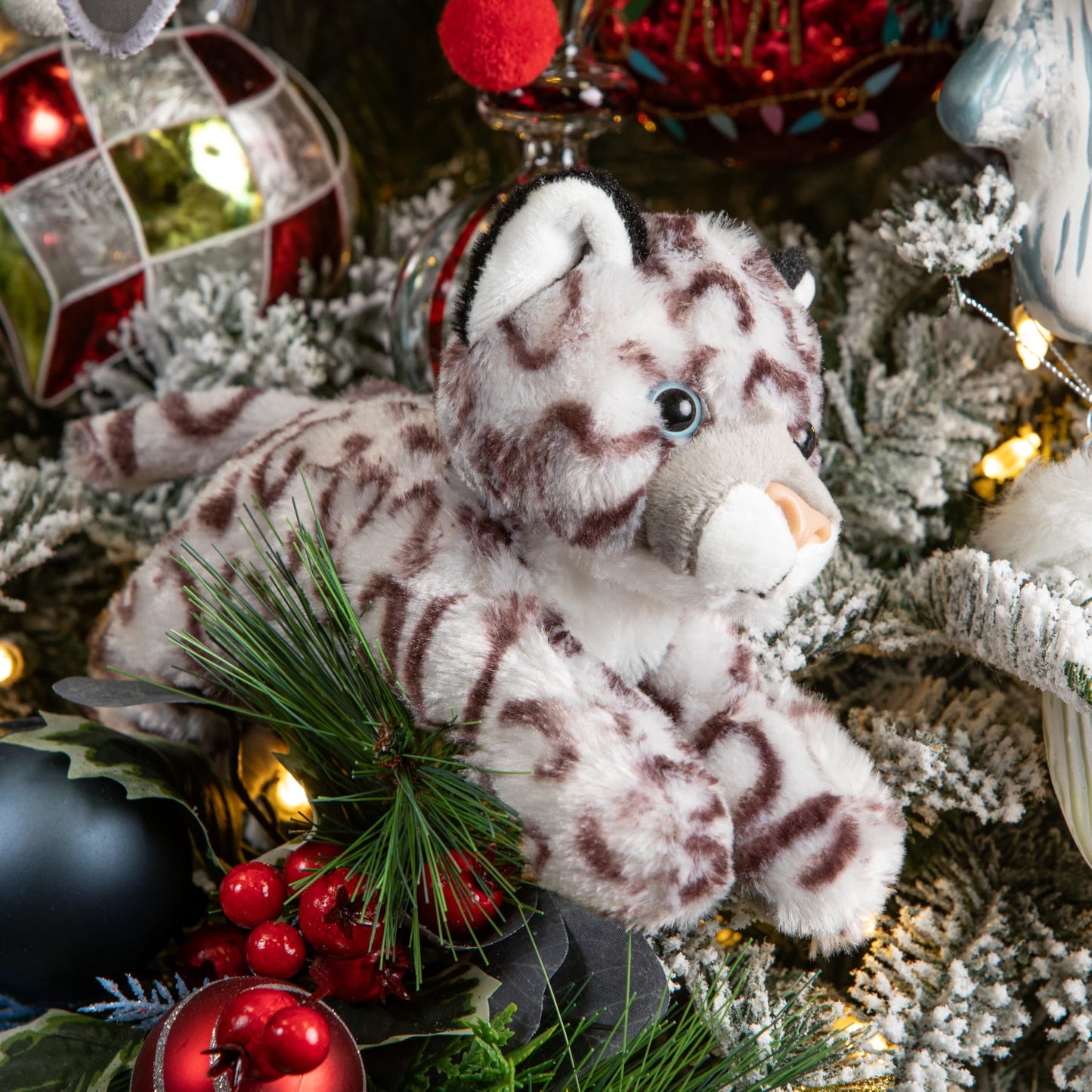 The Petting Zoo Snow Leopard Stuffed Animal Plushie, Gifts For Kids, Scoopz Wildlife Animals, Leopard Plush Toy, 8 Inches