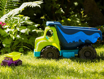 B. toys Colossal Cruiser 20 Sand Truck Playset - Multicolor Plastic Beach Dump Truck for Kids 18 Months+ Model BX1429C1Z