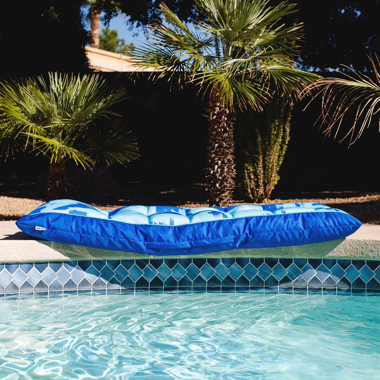 Big Joe Kona No Inflation Needed Pool Lounger With Headrest, Paintbrush Blue Double Sided Mesh, Quick Draining Fabric, 5.5 Feet Big