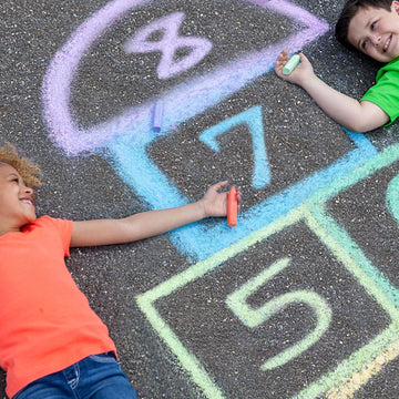 Crayola Ultimate Washable Chalk Collection 64ct - Multi Color Anti-Roll Sidewalk Chalk for Kids, Ideal for Outdoor Use