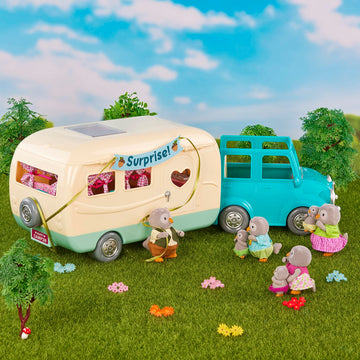 Li'l Woodzeez Happy Camper Playset - 53 Pcs Moose Family RV Toy, Multicolor, Plastic, Model WZ6782Z, Gift for Kids Age 3+