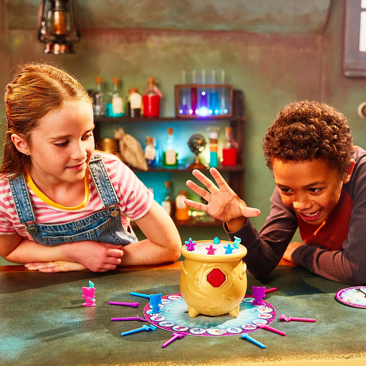 Magic Mixies Potion Game, Place The Magic Ingredients Into The Cauldron And Make The Mixie Pop Up To Win