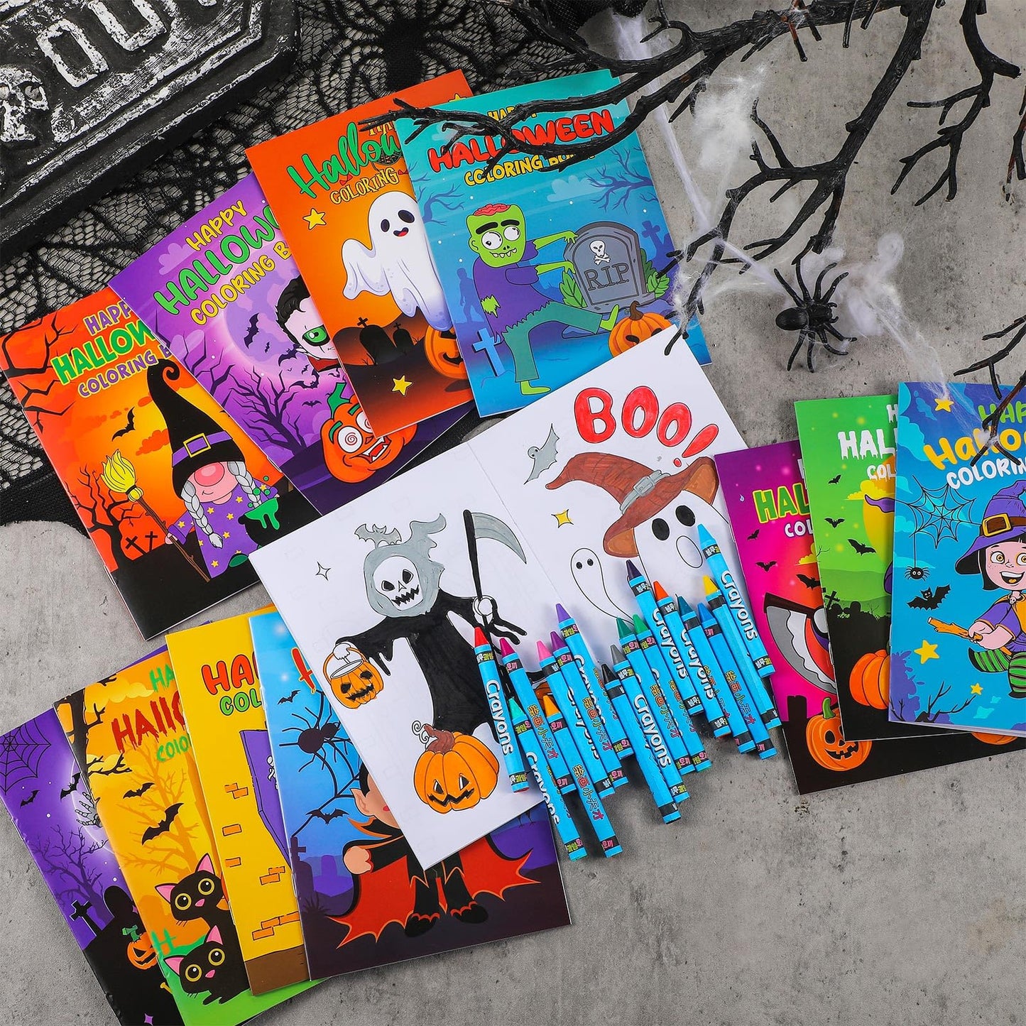 Fulmoon 144 Pcs Halloween Coloring Book Crayons Set 72 Bulk Mini Halloween Coloring Book 72 Crayon for Kid Holiday Party Favor T