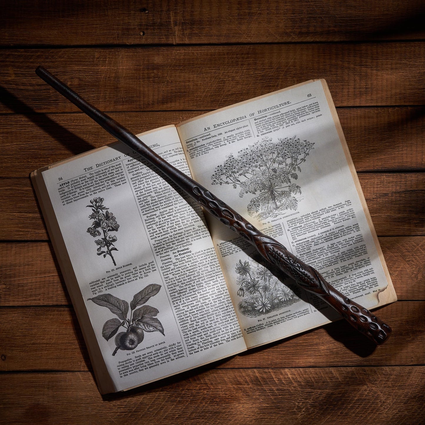 Handicraftviet Wooden Wand Collectible Cosplay Magic Wand/Magical Gift For Children And Adults On Halloween, Christmas, Birthday Partys (S9)