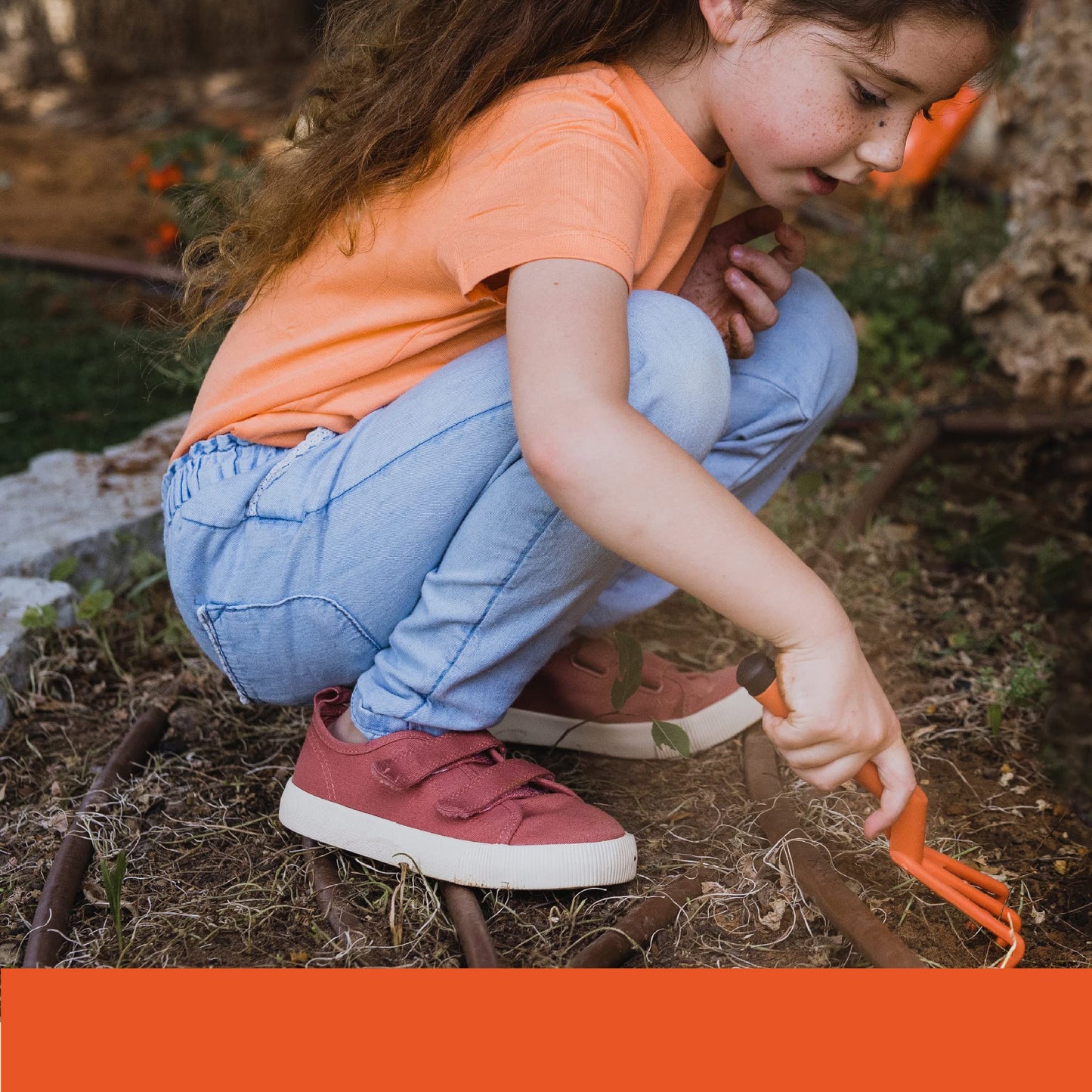 Black & Decker Kids Gardening Set - Pretend Play Set With Costume And Gardening Accessories