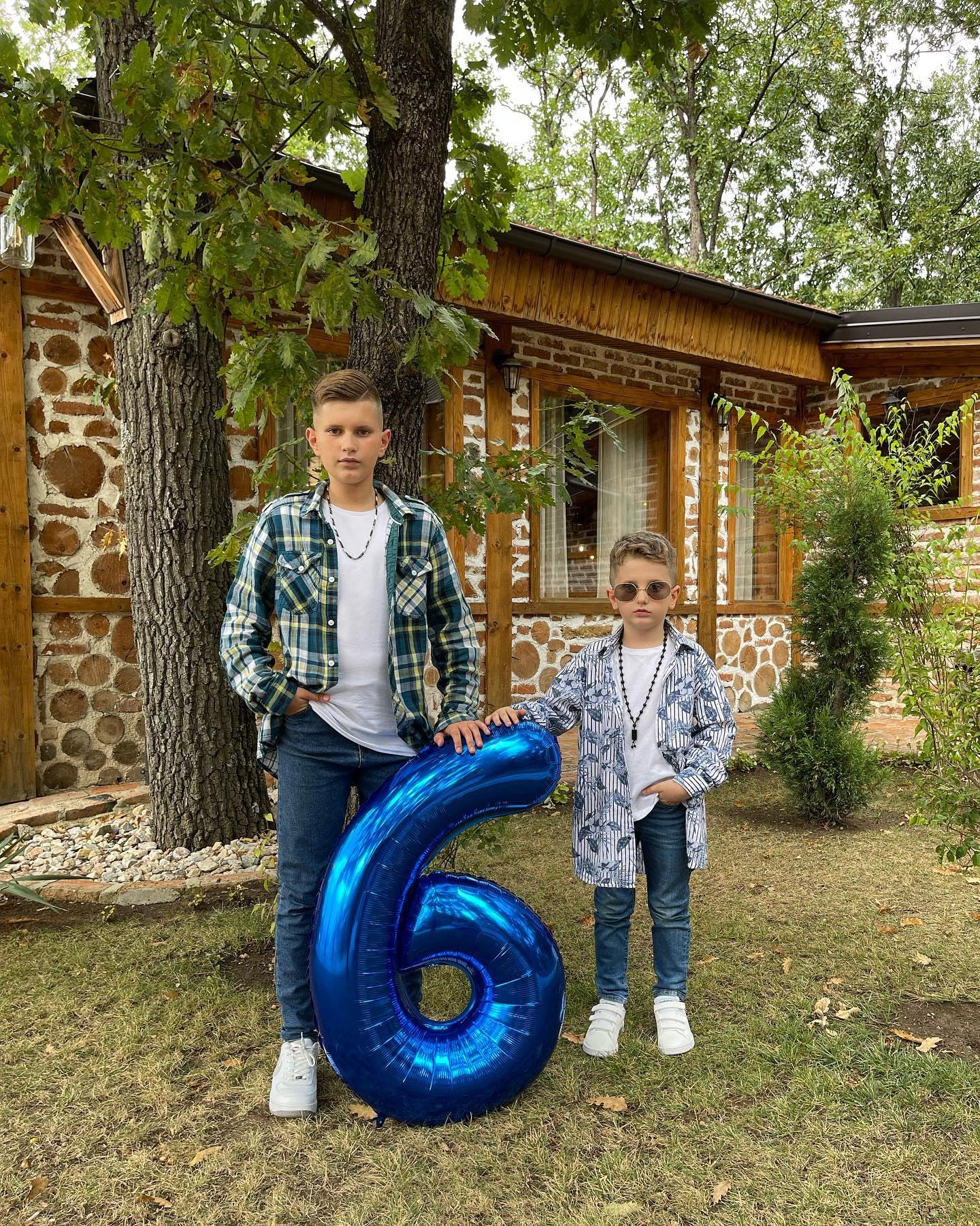 Metallic Blue Number 9 Balloon 40 Inch, 9 Balloon Number, 9Th Birthday Decorations, Navy Blue Party Supplies For Boys Girls