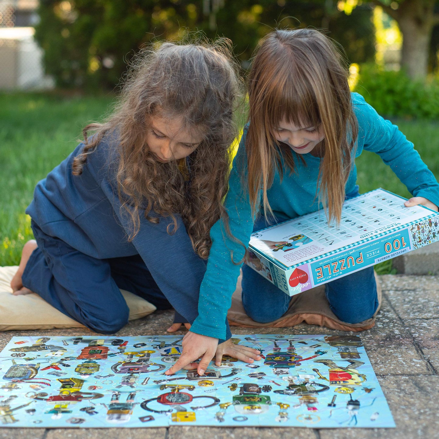 eeBoo: Upcycled Robots 100 Piece Puzzle  Perfect Project for Little Hands  Aids in Development of Pattern  Shape  and Color Recognition  Offers Children a Challenge  Perfect for Ages 5 and up