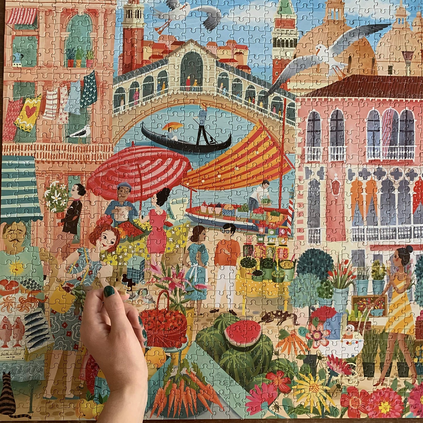 eeBoo 1000-Piece Venice Open Market Jigsaw Puzzle - Sturdy Cardboard, Minimal Dust, Perfect for Adults and Families
