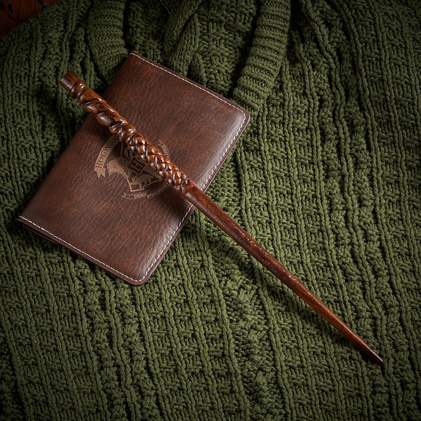 Handicraftviet - Hand Carved Wooden Magic Wand, Wizard Wands Real Wood/Wooden Wands For Magical/Collectible Cosplay Magic Fred W