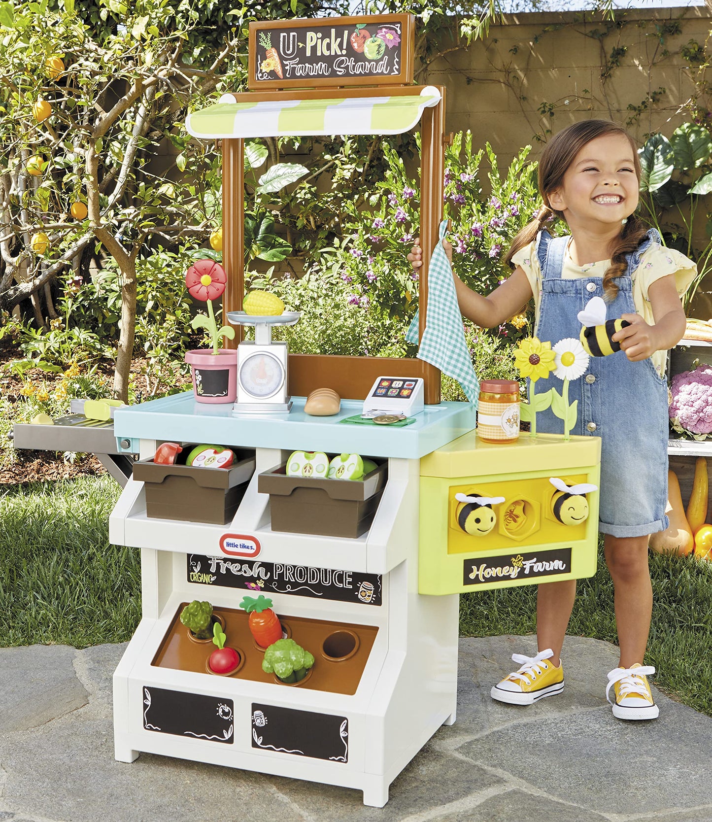 Little Tikes 3-in-1 Garden to Table Market Pretend Garden Food Growing and Cooking Toy Role Play Kitchen Playset for Multiple Ki