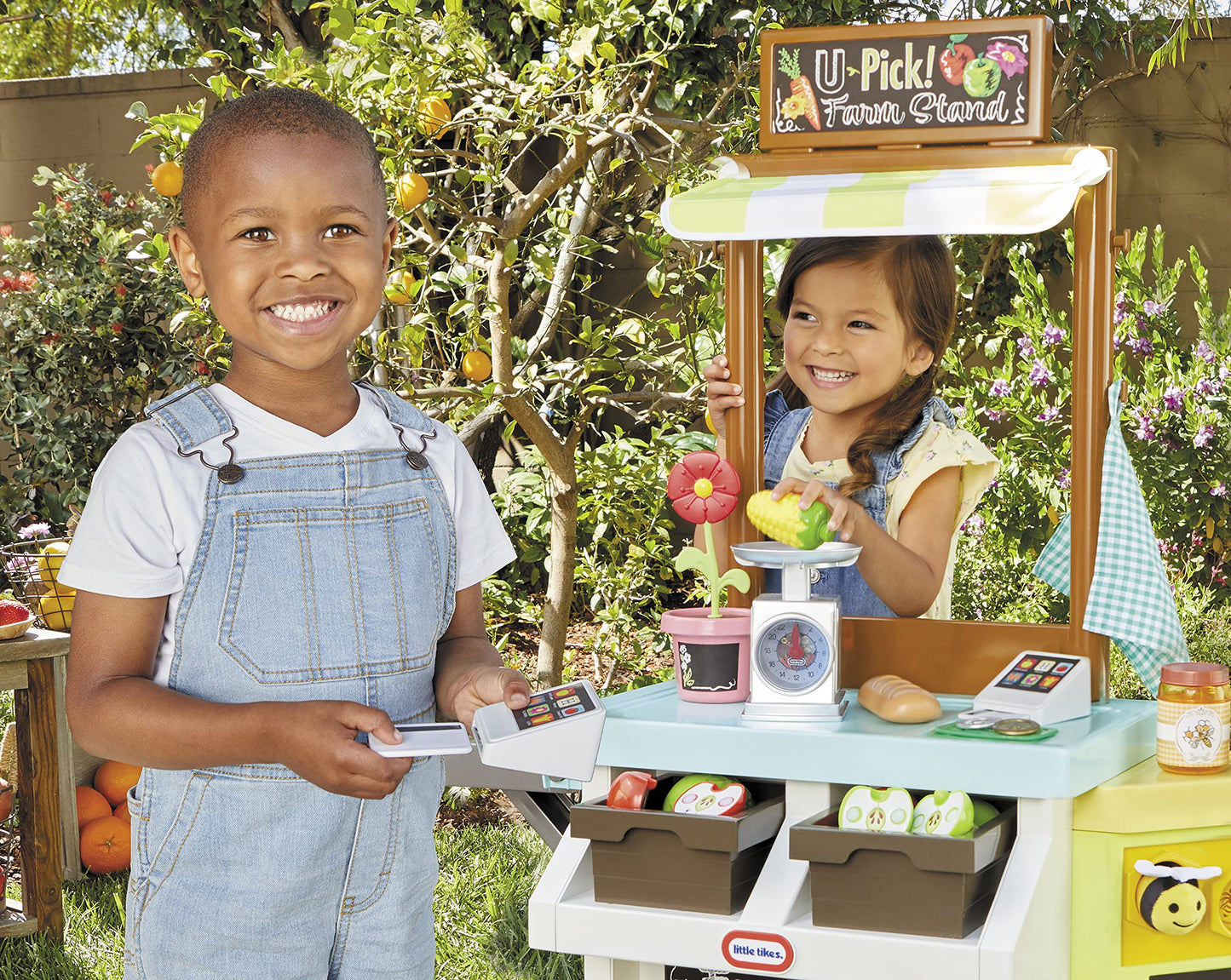 Little Tikes 3-in-1 Garden to Table Market Pretend Garden Food Growing and Cooking Toy Role Play Kitchen Playset for Multiple Ki