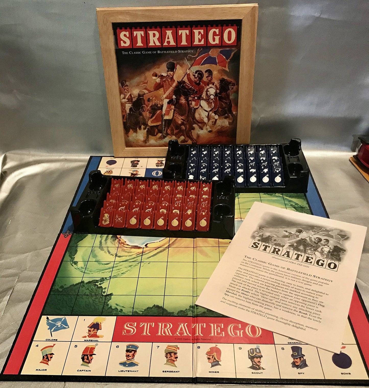 Hasbro Gaming Stratego Nostalgia