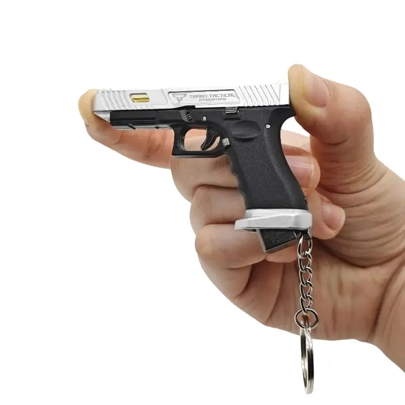 New 2025 G34 Black Silver Tactical Alloy Mini Pistol Keychain 1:3 Scale Shell Ejection Free Assembly Mini Gun Fidget Toy
