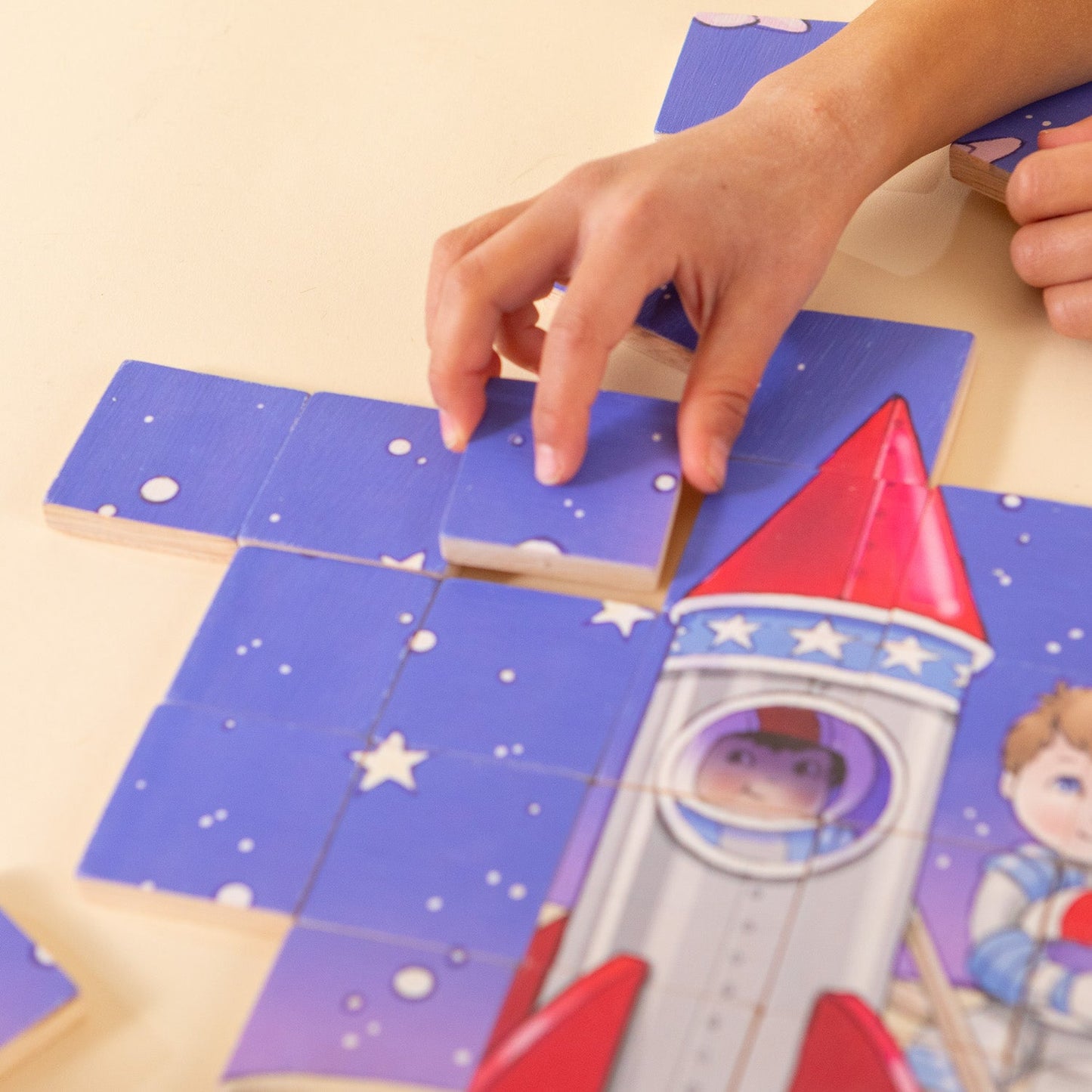 Magic Magnetic Wooden Puzzle with Cotton Bag - Friendly Robot | Made in the Canada | Printed with Non-toxic Ink in the USA 🇺🇸