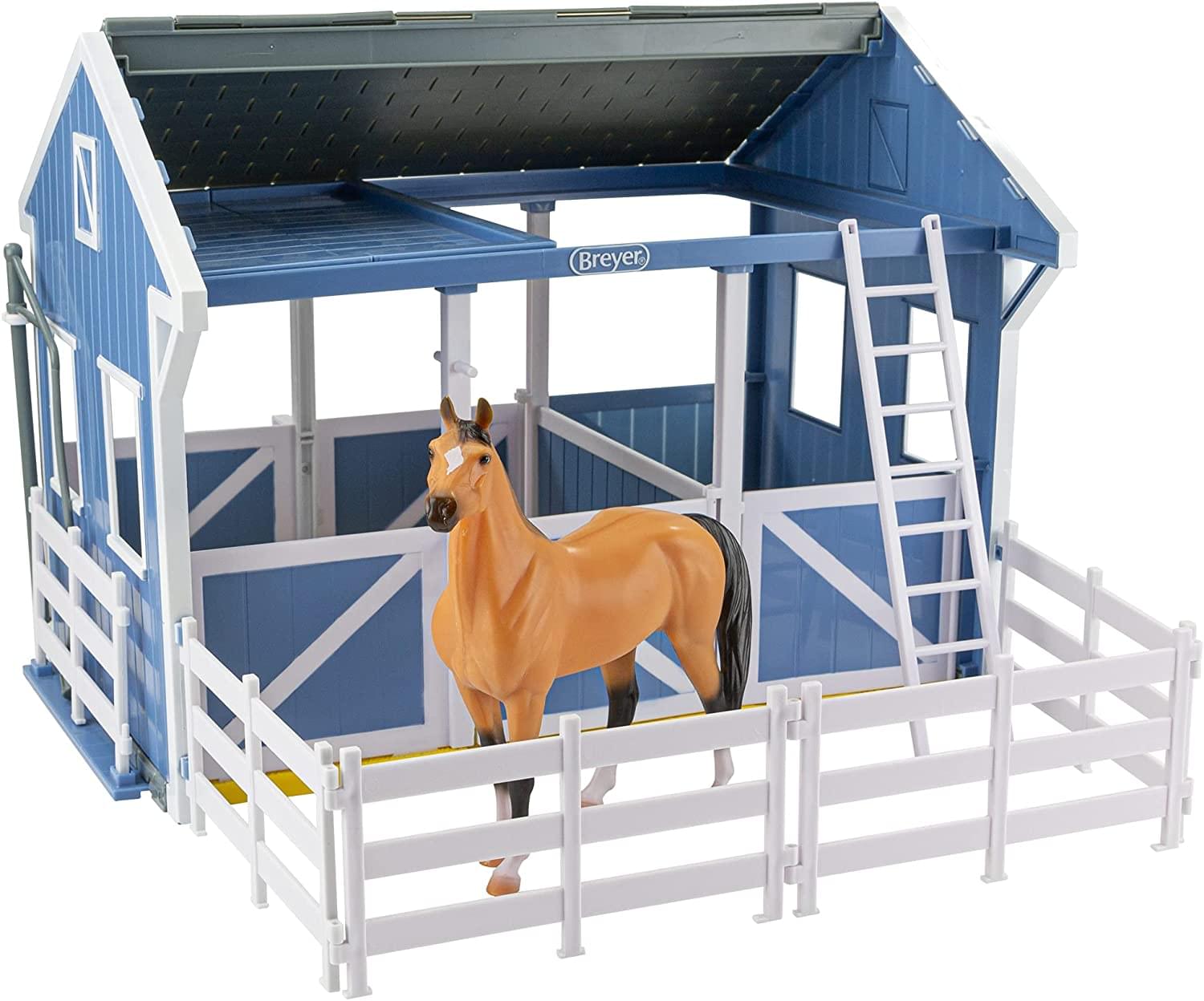 Breyer 1:12 Scale Freedom Series Deluxe Country Stable With Horse & Wash Stall