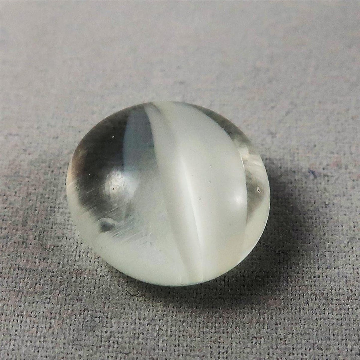 Chessex 01162 White Cats Eye Glass Stones Qty 40 Or More In 5 Inches Tube