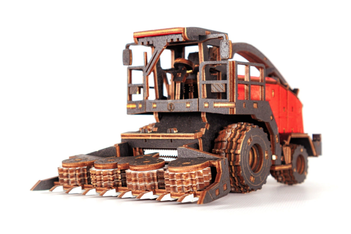 Red Forage Harvester FS80 Pro — Mechanical Wooden Model, 181 Pieces