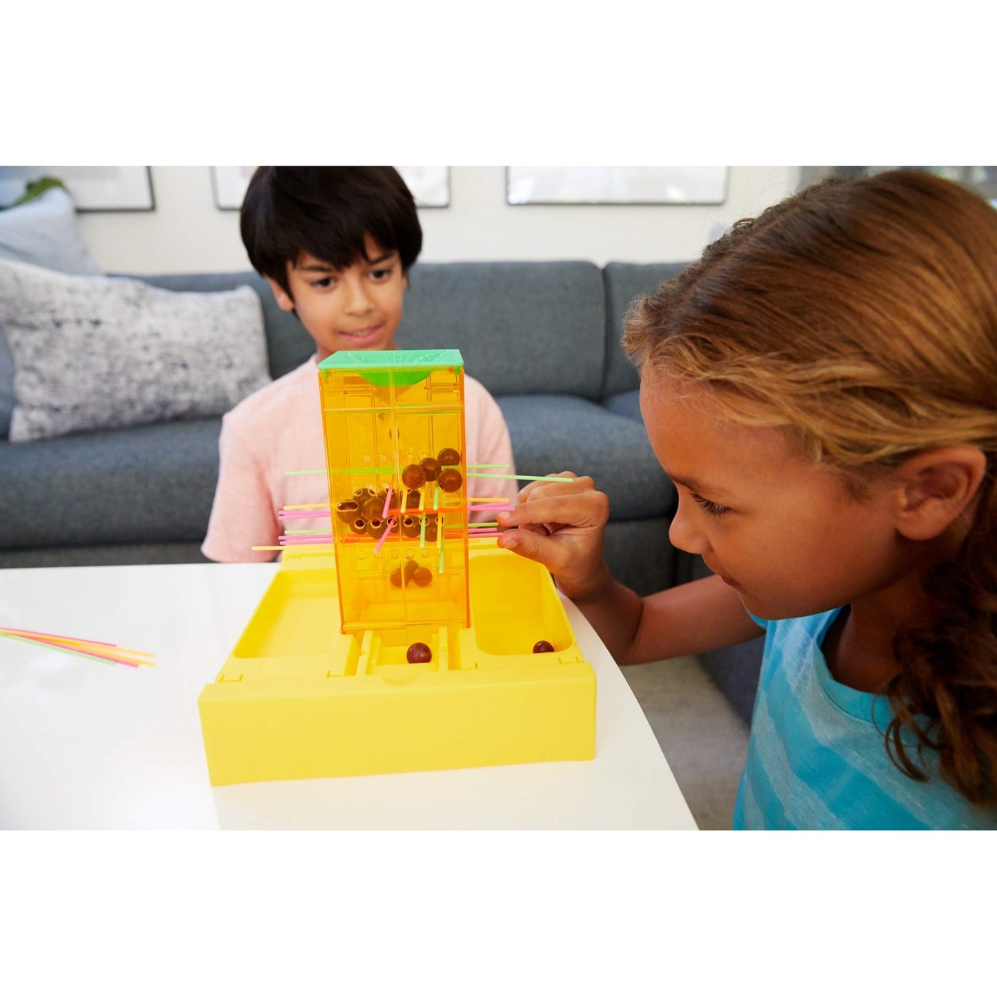 Mattel Games Travel Tumblin' Monkeys - Portable Kids Game, Built-in Storage, Multicolor, For Ages 5 and Up, Model GMM92