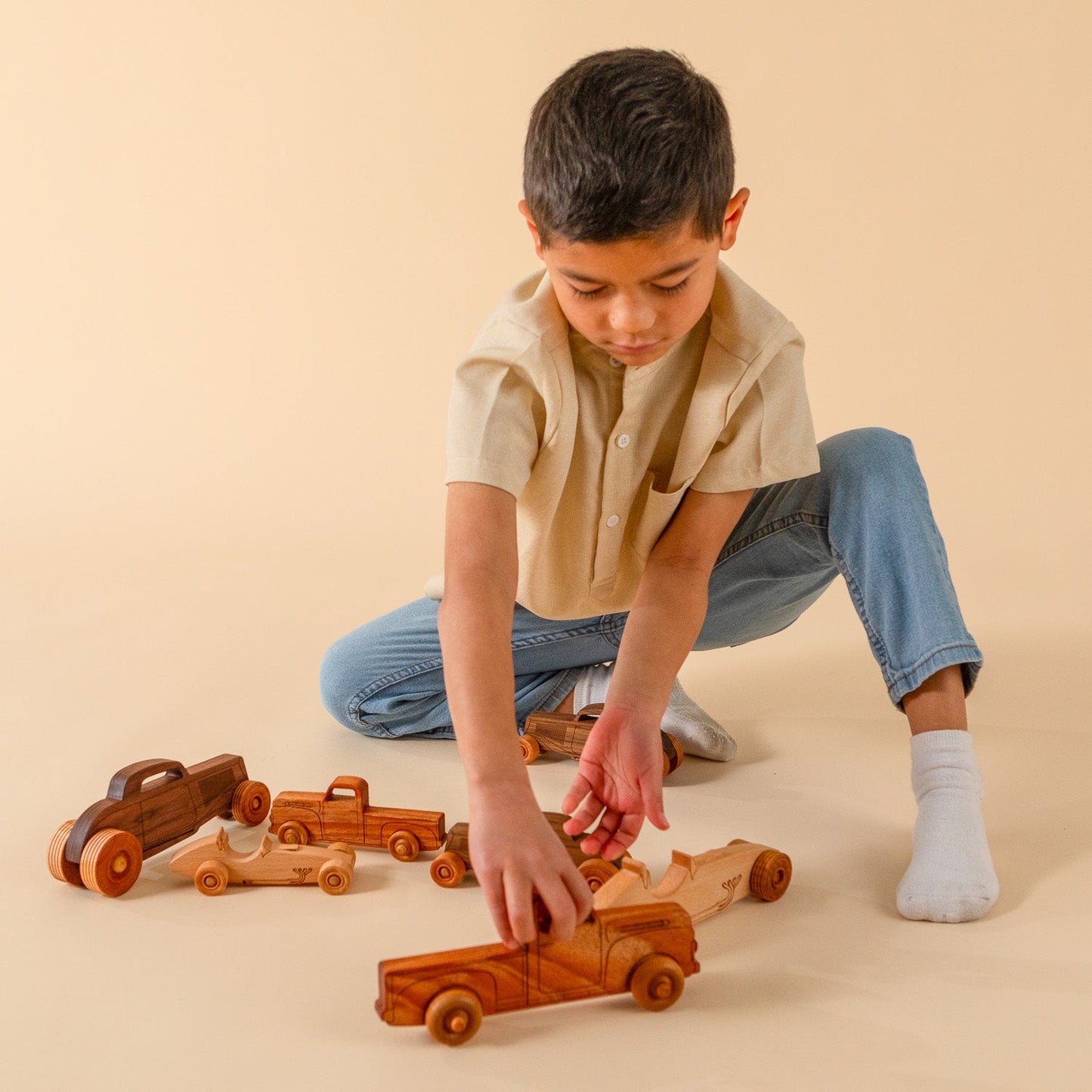 Montessori Educational Small n Wooden Pickup Truck for Toddlers 1–3 | Eco-Friendly Mahogany Wood Toy | Made in the USA 🇺🇸