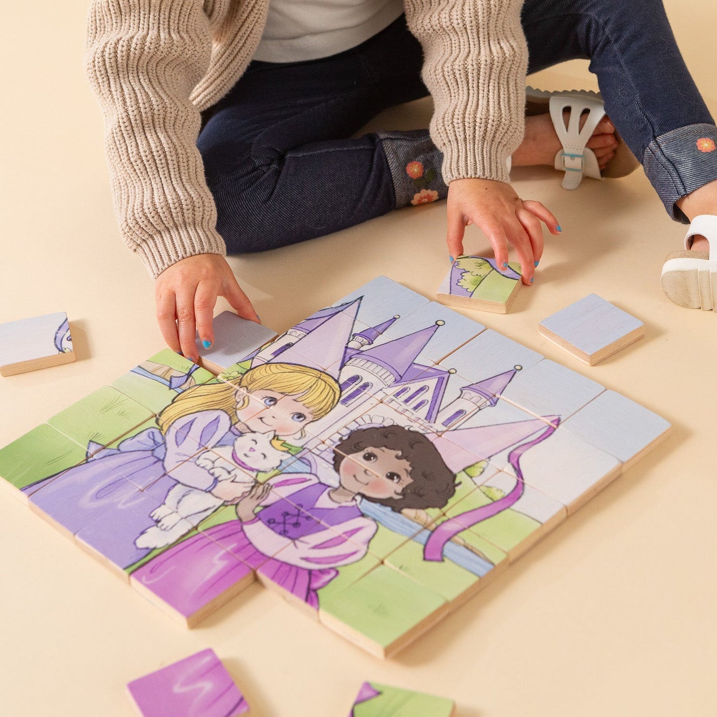 Magic Magnetic Wooden Puzzle with Cotton Bag - Friendly Robot | Made in the Canada | Printed with Non-toxic Ink in the USA 🇺🇸