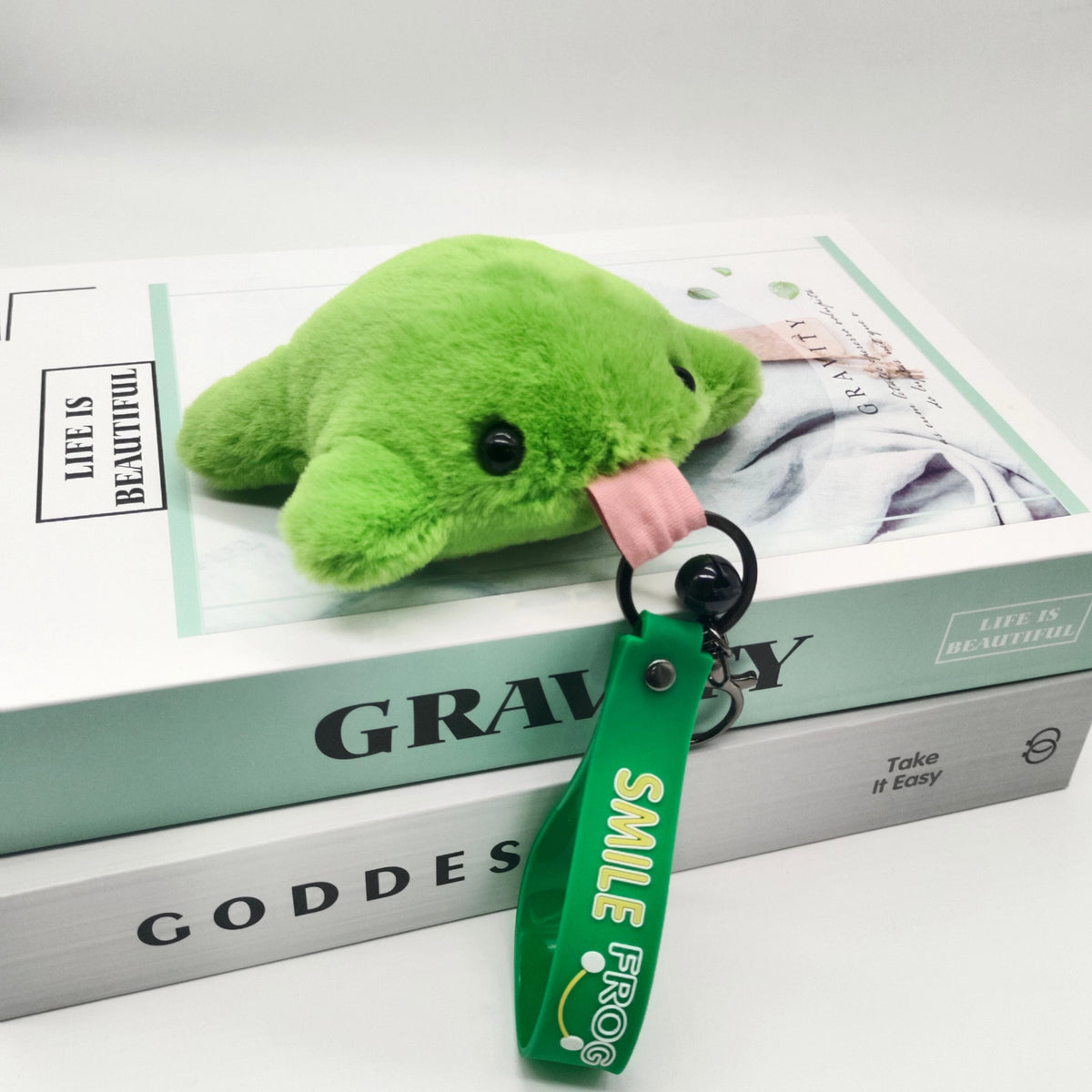 1pcs Green Frog Plush Toy Cute Pendant Kawaii Key Pendant Fashion Bag Pendant Suitable as an Easter Gift for Family and Friends