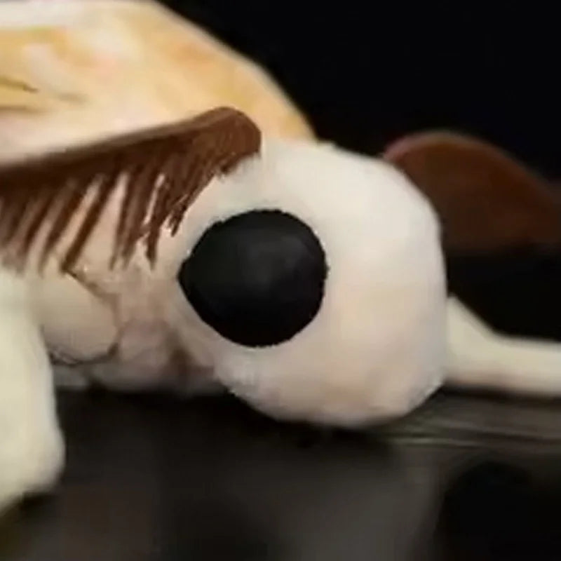 25cm Cute Silk Moth Fidelity Silkworm Plushie Fly Plush Toys Insect Lovers Decoration Soft Throw Pillows Children Halloween Gift