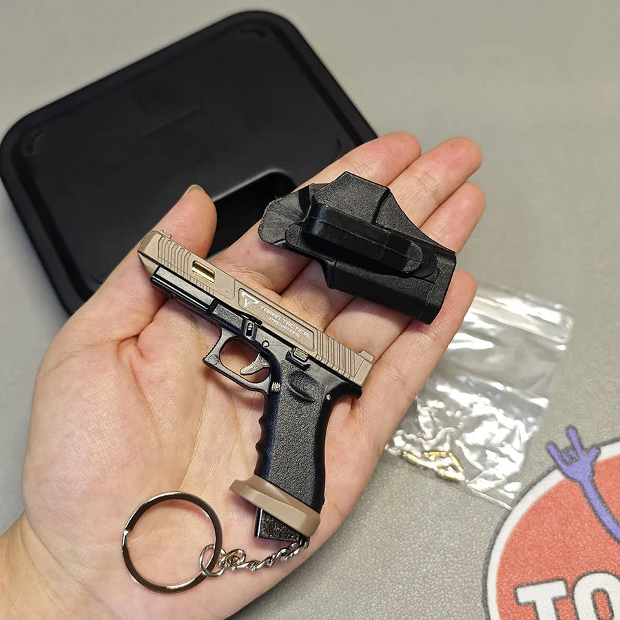 2025 New 1/3 Scale G34 Keychain Set Mini Realistic Tactical Gun Keychain With Case Black Holsters And Bullets Collectible Gift