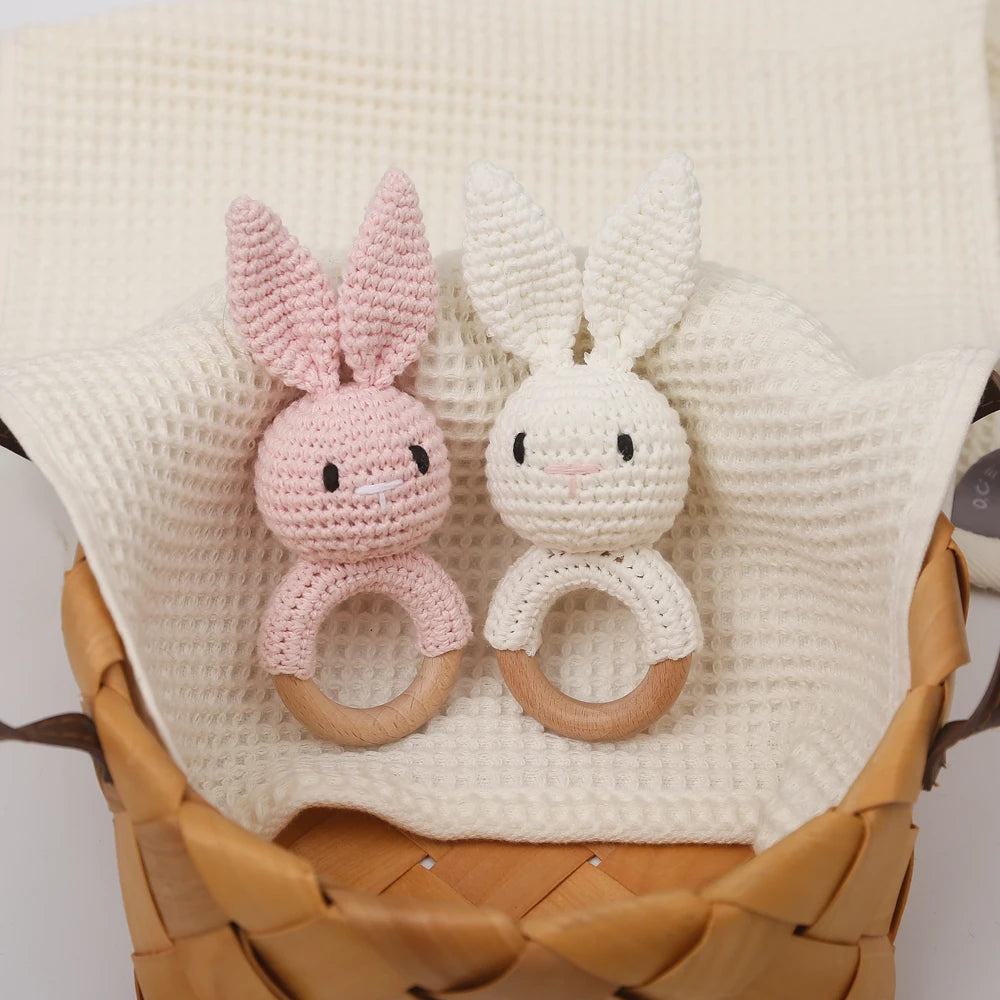 Handmade Crochet Baby Toys, Wooden Easter Bunny Rattle 0-12 Months, Four Color Rabbit Rattle Soft, New Born Baby Teething Toys